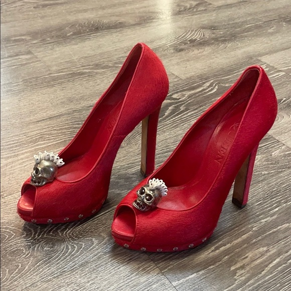 Alexander McQueen Calfhair Skull Peep Toe Pumps - Picture 2 of 7
